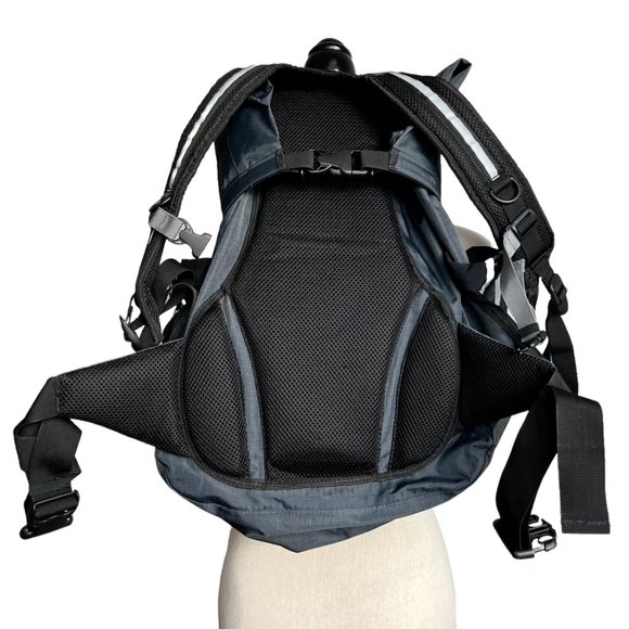 Aqua Quest Charcoal Gray Waterproof 30L Backpack/Dry Bag - Picture 3 of 9